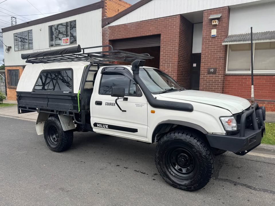 2004 Toyota Hilux