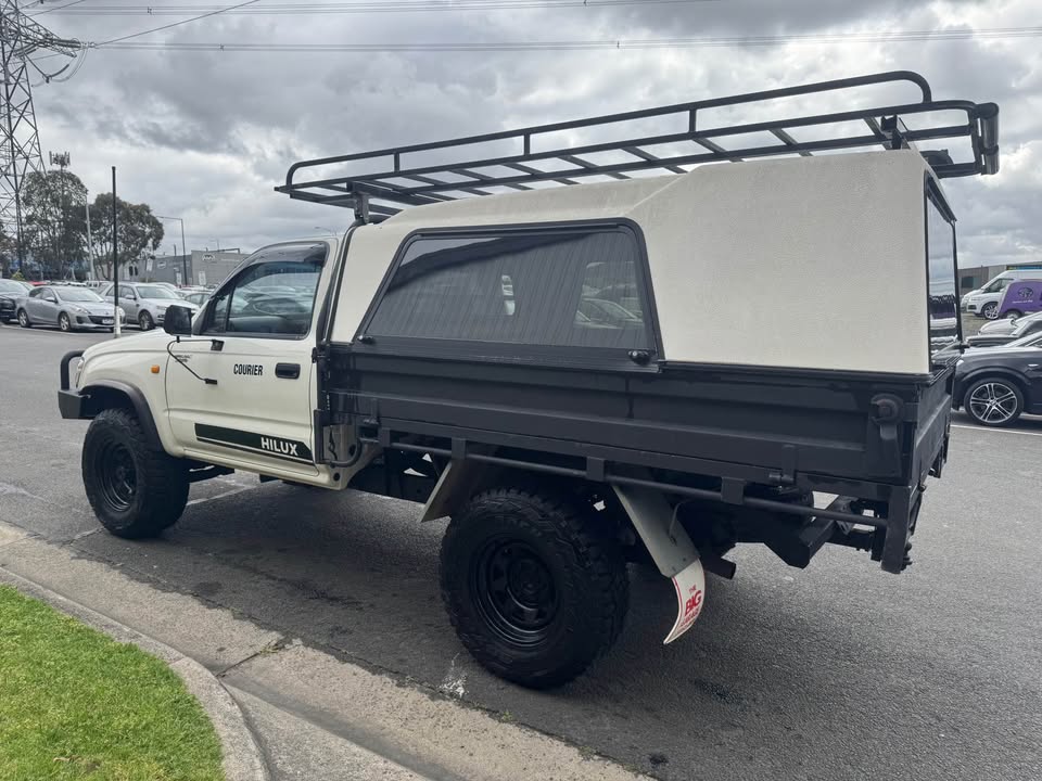 2004 Toyota Hilux