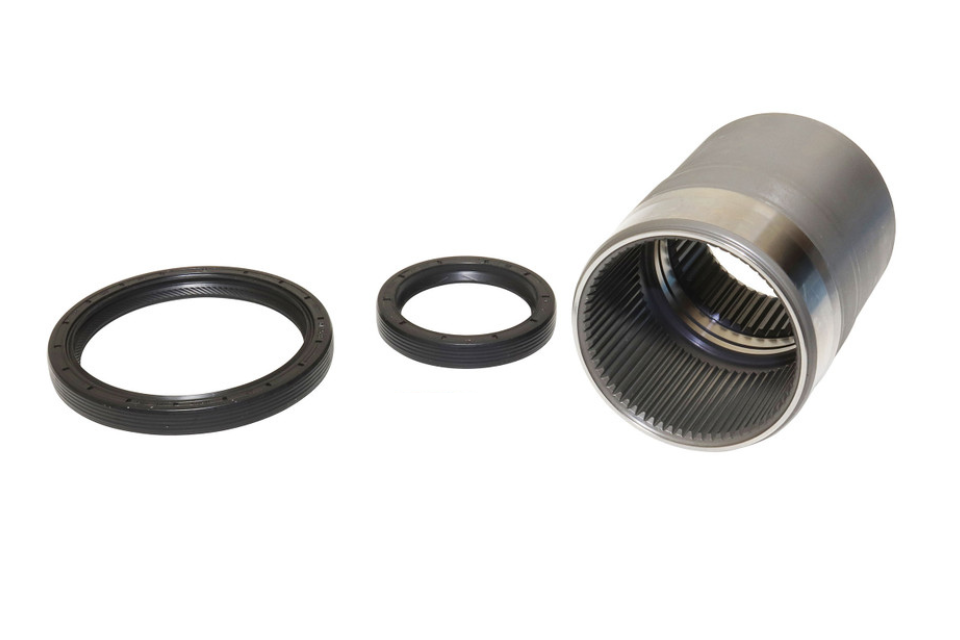 Transfer Case Sleeve Kit suitable for Discovery Sport 2015 on & Range Rover Evoque 2011 on LR123857