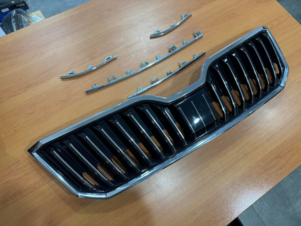 Skoda Superb MK3 2015 - 2024 Front Bumper Grille Grill 3V0853653B 3V0853655A