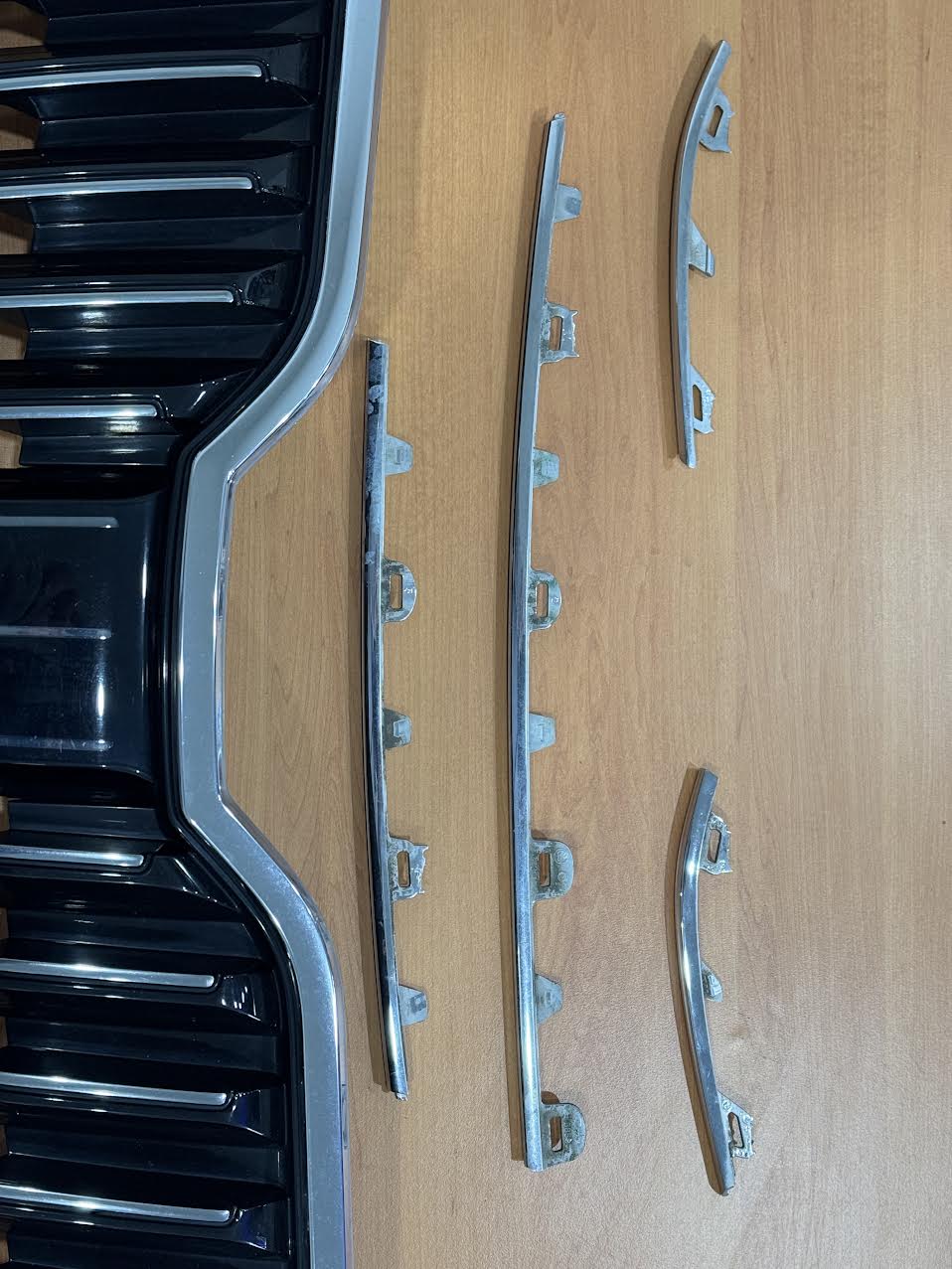 Skoda Superb MK3 2015 - 2024 Front Bumper Grille Grill 3V0853653B 3V0853655A