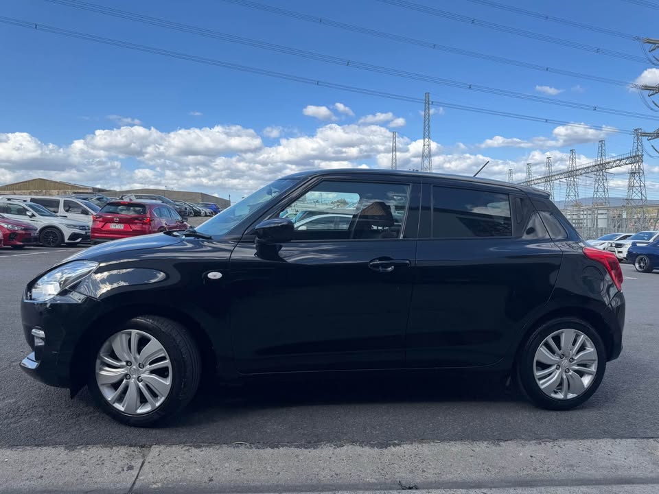2020 Suzuki Swift - Black