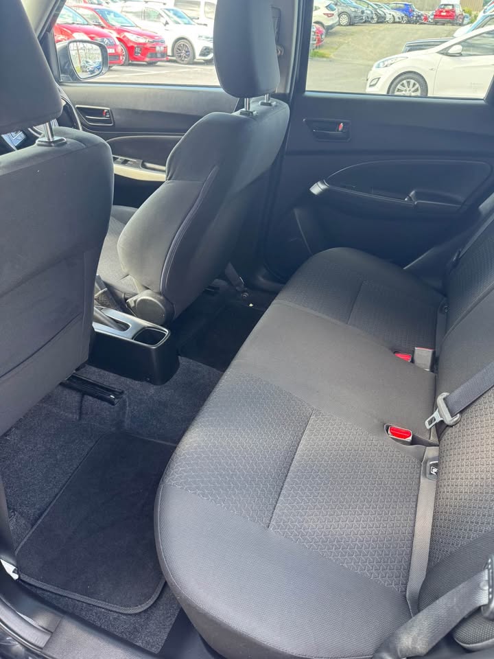 2020 Suzuki Swift - Black