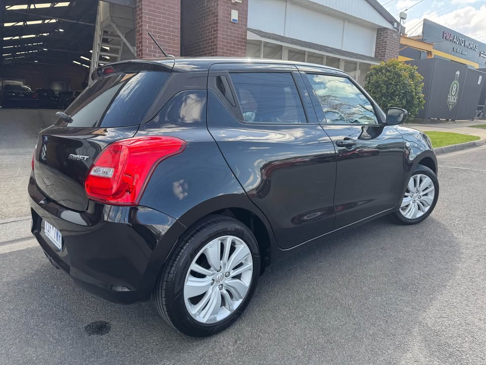 2020 Suzuki Swift - Black