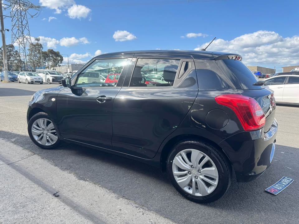 2020 Suzuki Swift - Black