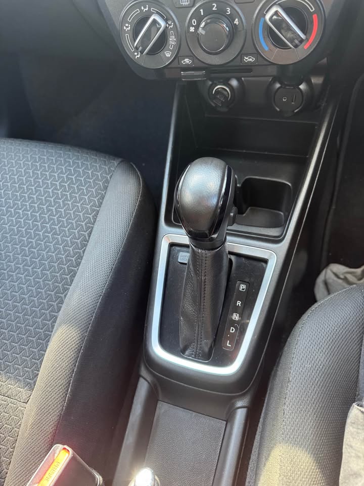 2020 Suzuki Swift - Black