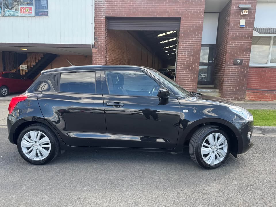 2020 Suzuki Swift - Black