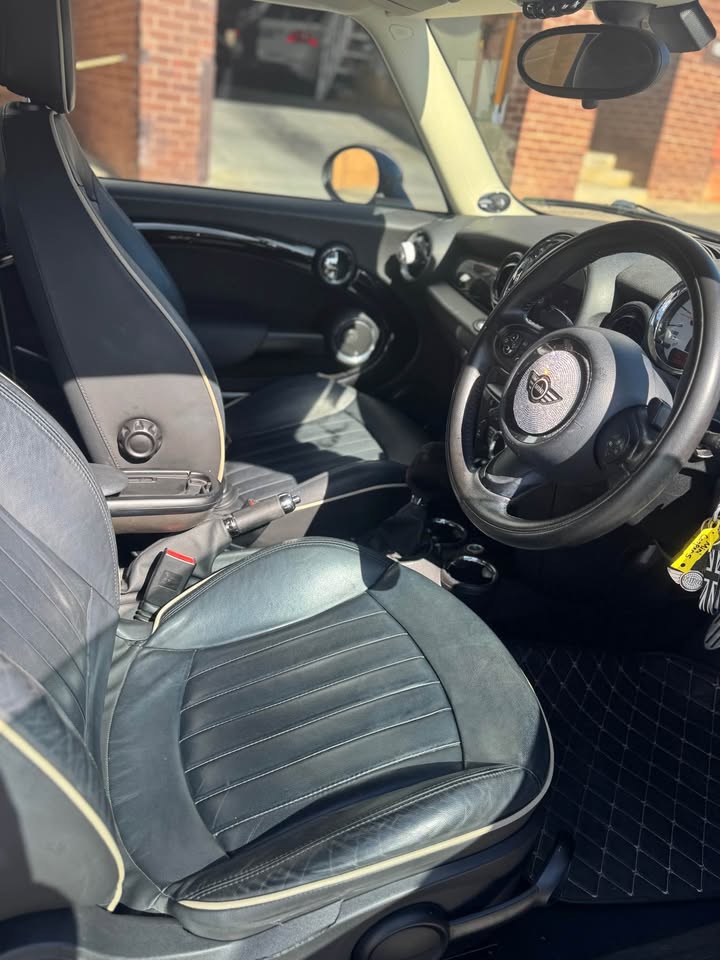 2011 MINI Cooper